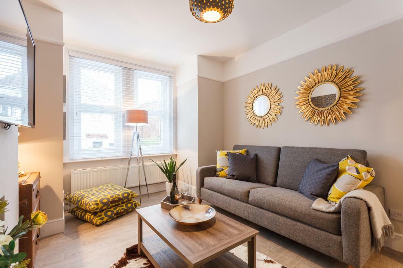 본머스 Stylish Town Centre House - 300Mbps, Parking & Sunny Decking 아파트 외부 사진