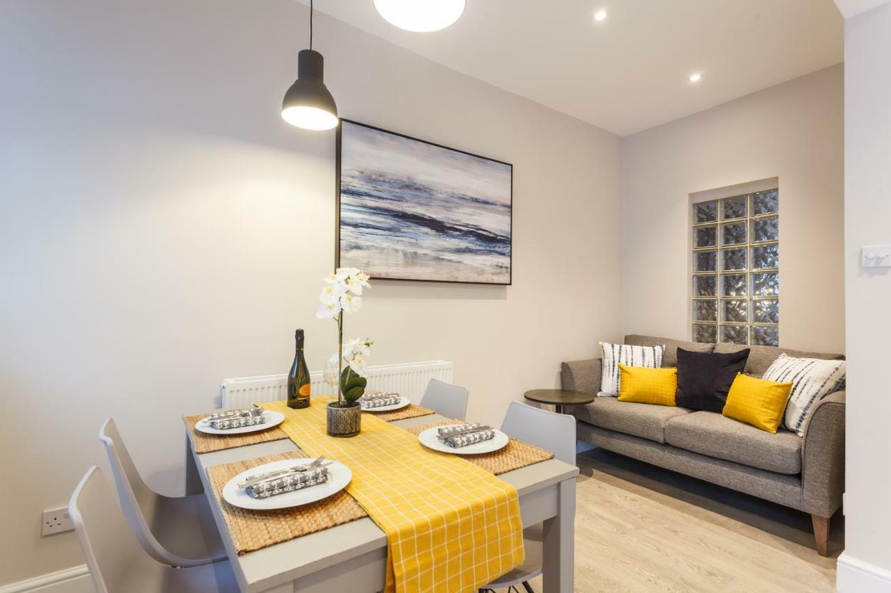 본머스 Stylish Town Centre House - 300Mbps, Parking & Sunny Decking 아파트 외부 사진