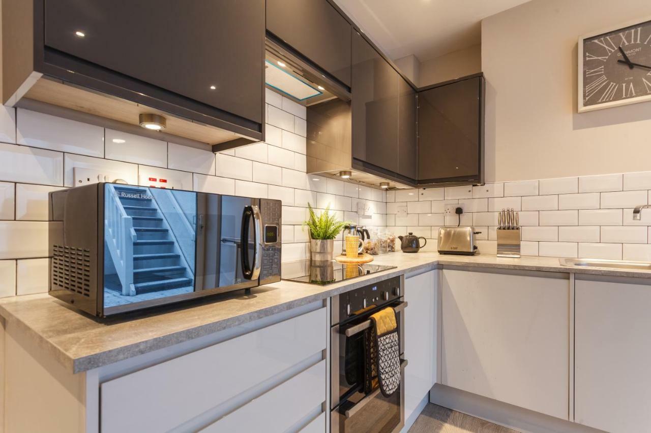 본머스 Stylish Town Centre House - 300Mbps, Parking & Sunny Decking 아파트 외부 사진