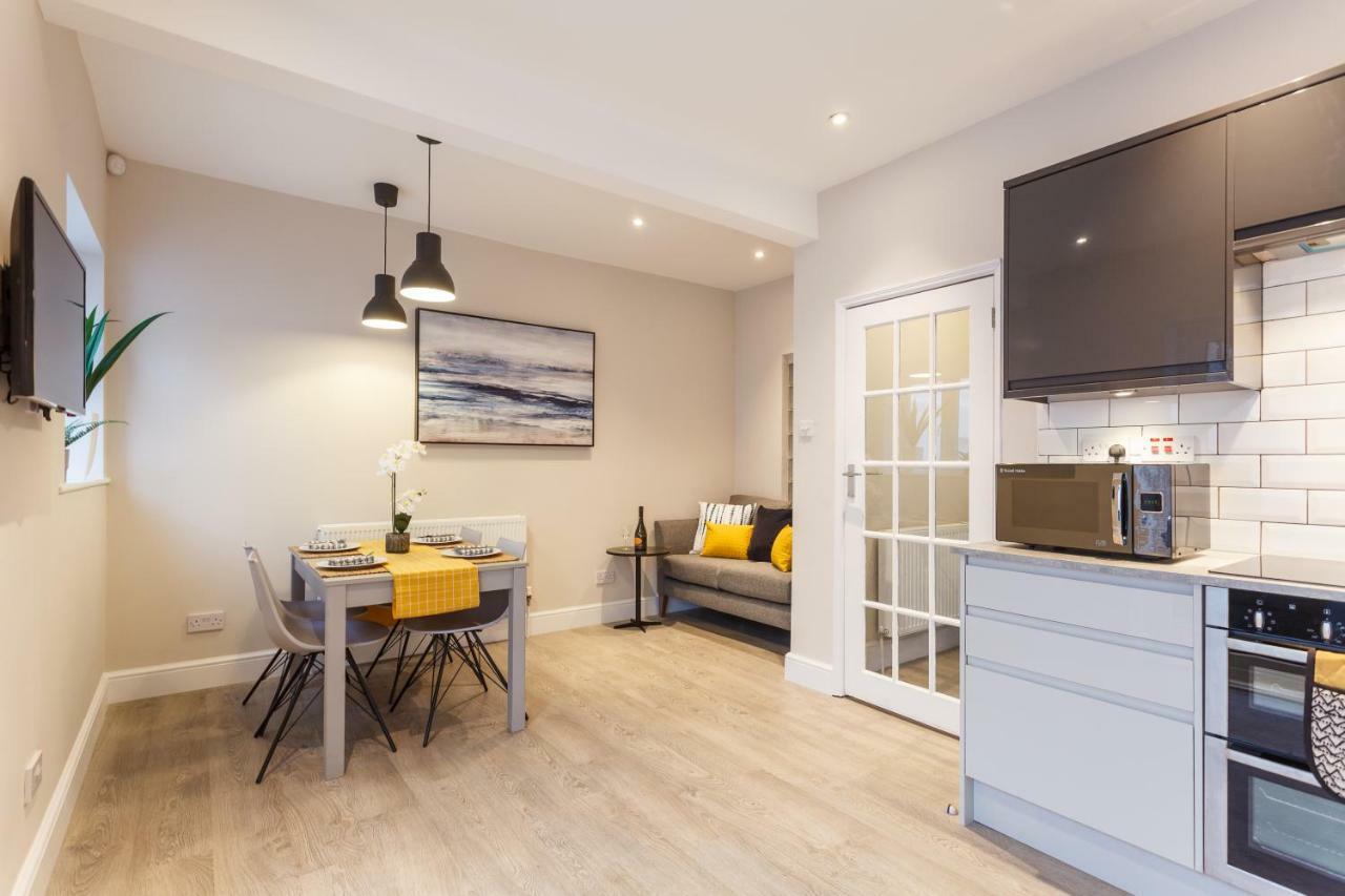 본머스 Stylish Town Centre House - 300Mbps, Parking & Sunny Decking 아파트 외부 사진