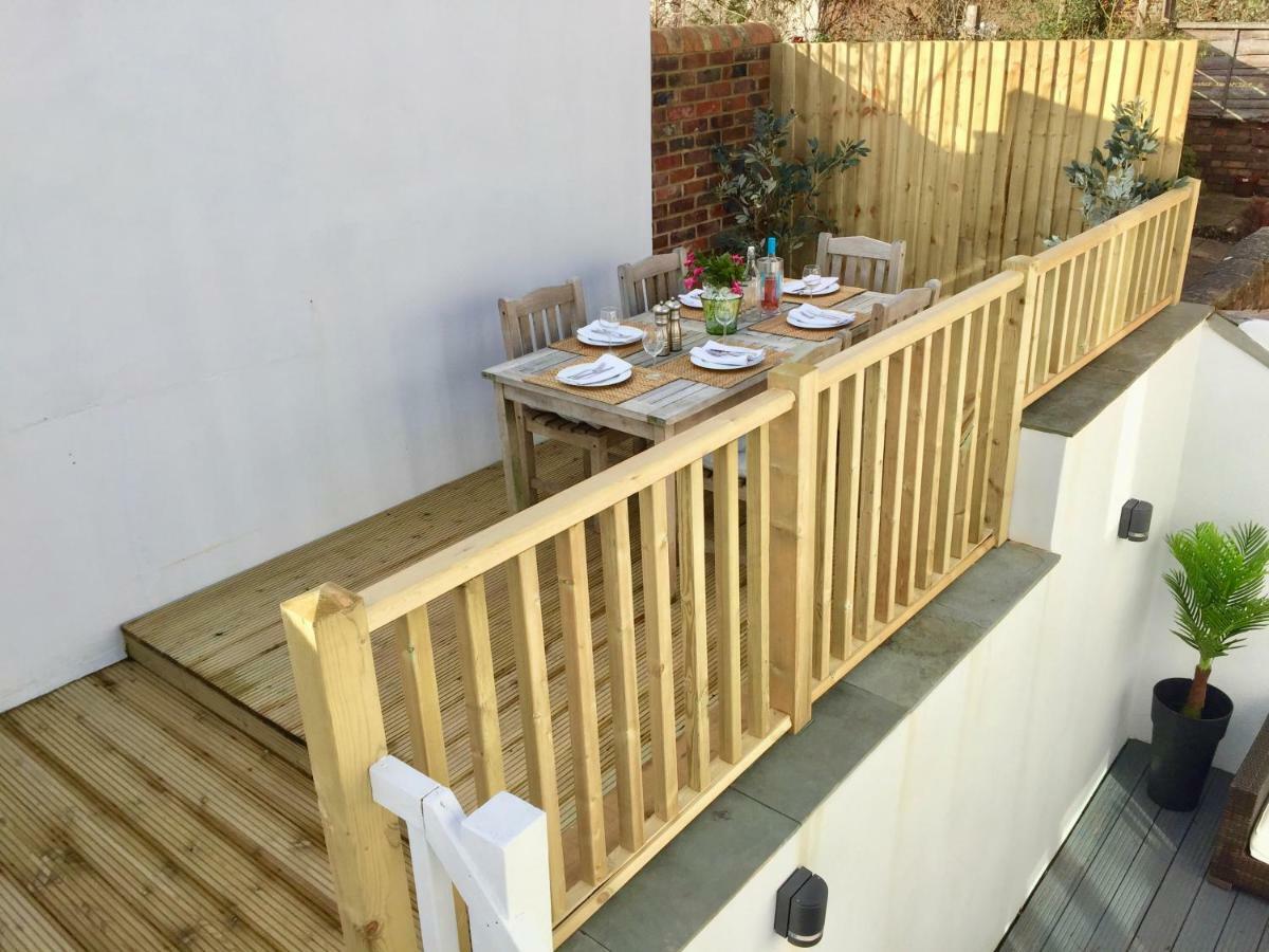 본머스 Stylish Town Centre House - 300Mbps, Parking & Sunny Decking 아파트 외부 사진