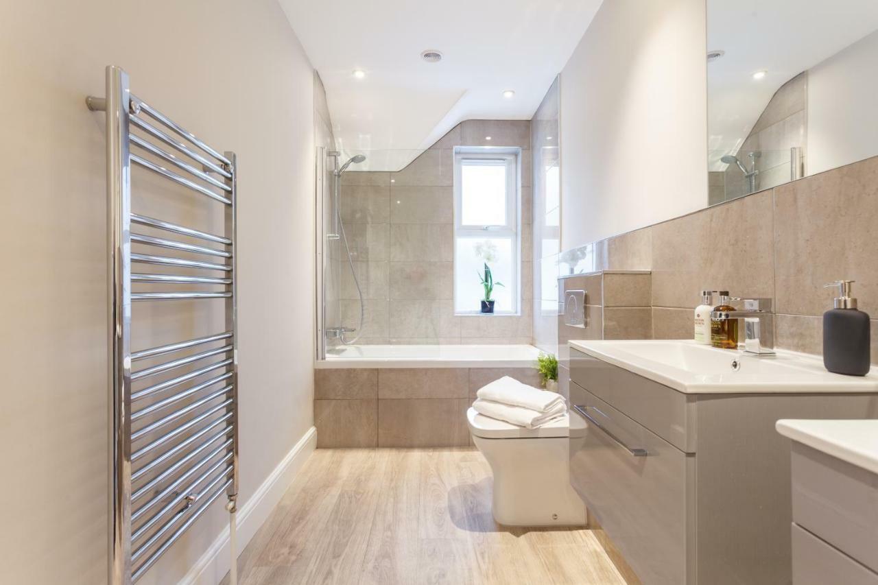 본머스 Stylish Town Centre House - 300Mbps, Parking & Sunny Decking 아파트 외부 사진